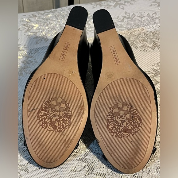 *Excellent Condition Black Vince Camuto Bow Toe Wedge Shoes Heels Sz. 10 - Picture 9 of 13